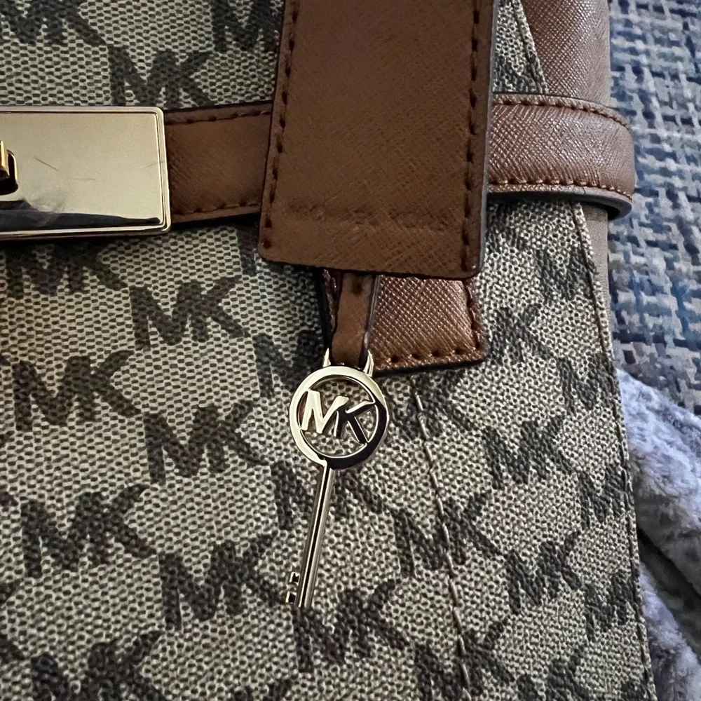 SOLD Michael Kors Hamilton Satchel/Bag/Purse Tan and Brown Satchel NWOT - Picture 13 of 15